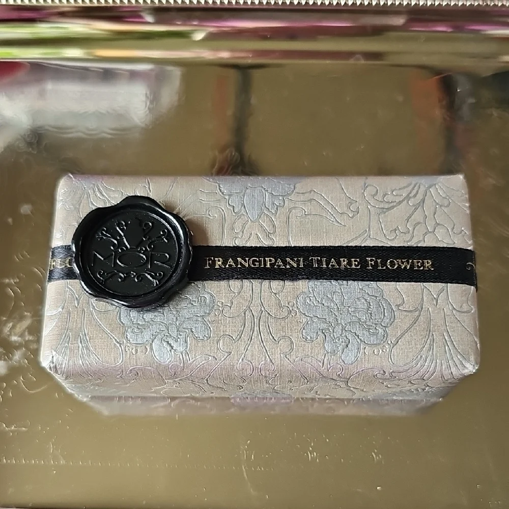 Vintage New MOR Cosmetics Frangipani Tiare Flower Emporium Soap Bar 7.02 oz